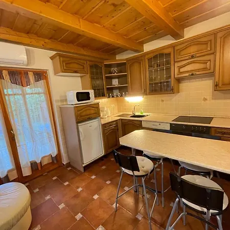Toelgyfa Apartman *