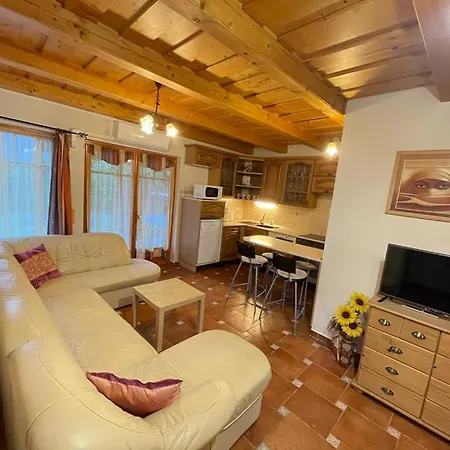 Apartment Toelgyfa Apartman Balatonkeresztur