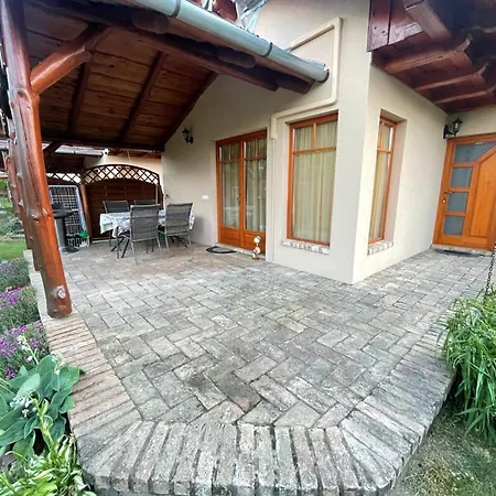 Toelgyfa Apartman *