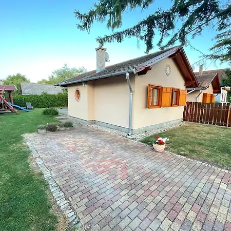 Toelgyfa Apartman Balatonkeresztur