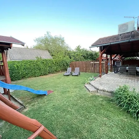 Toelgyfa Apartman * Balatonkeresztur