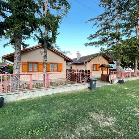 Toelgyfa Apartman Apartment